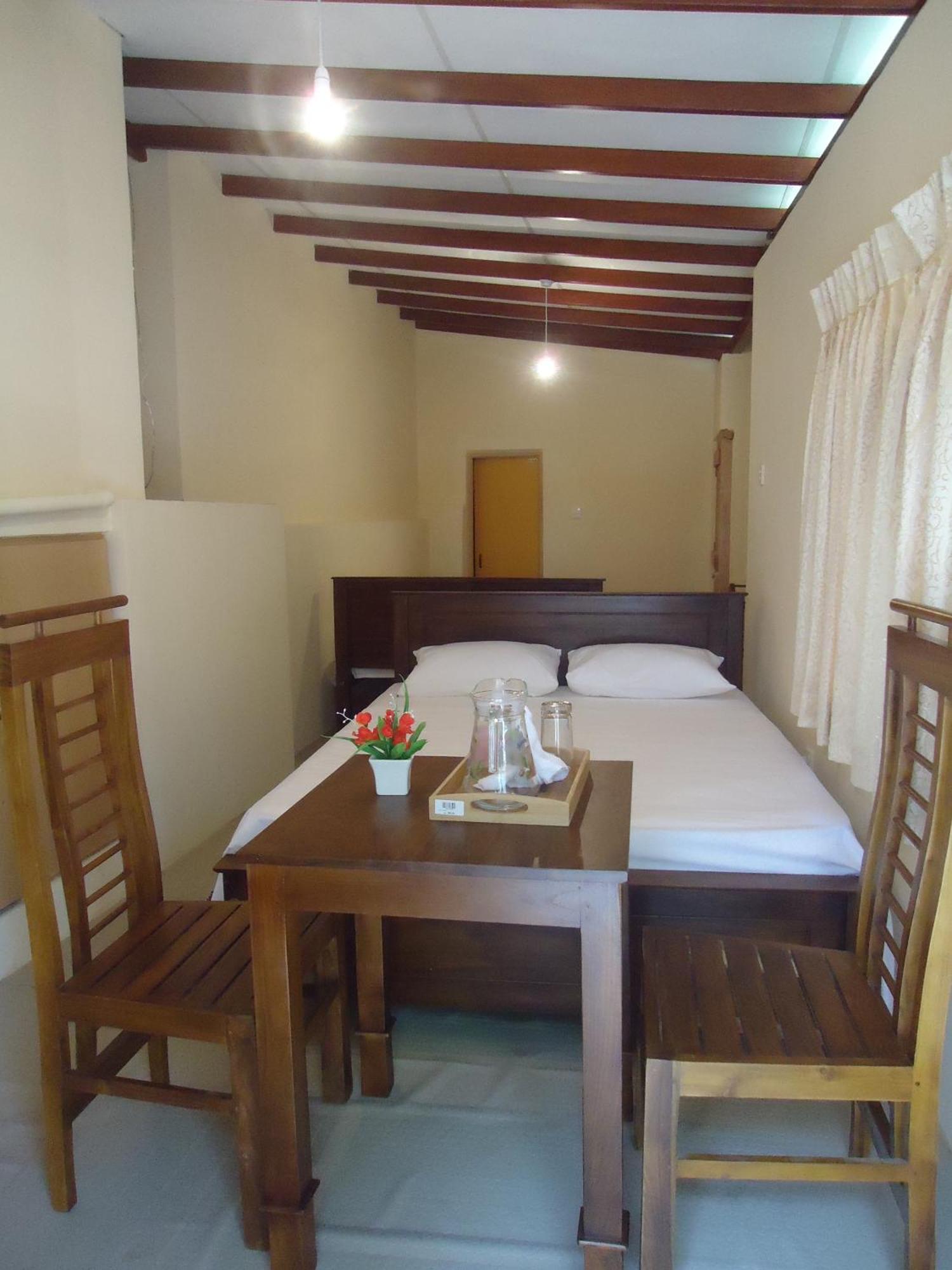 Guest House Kaduwela Luaran gambar
